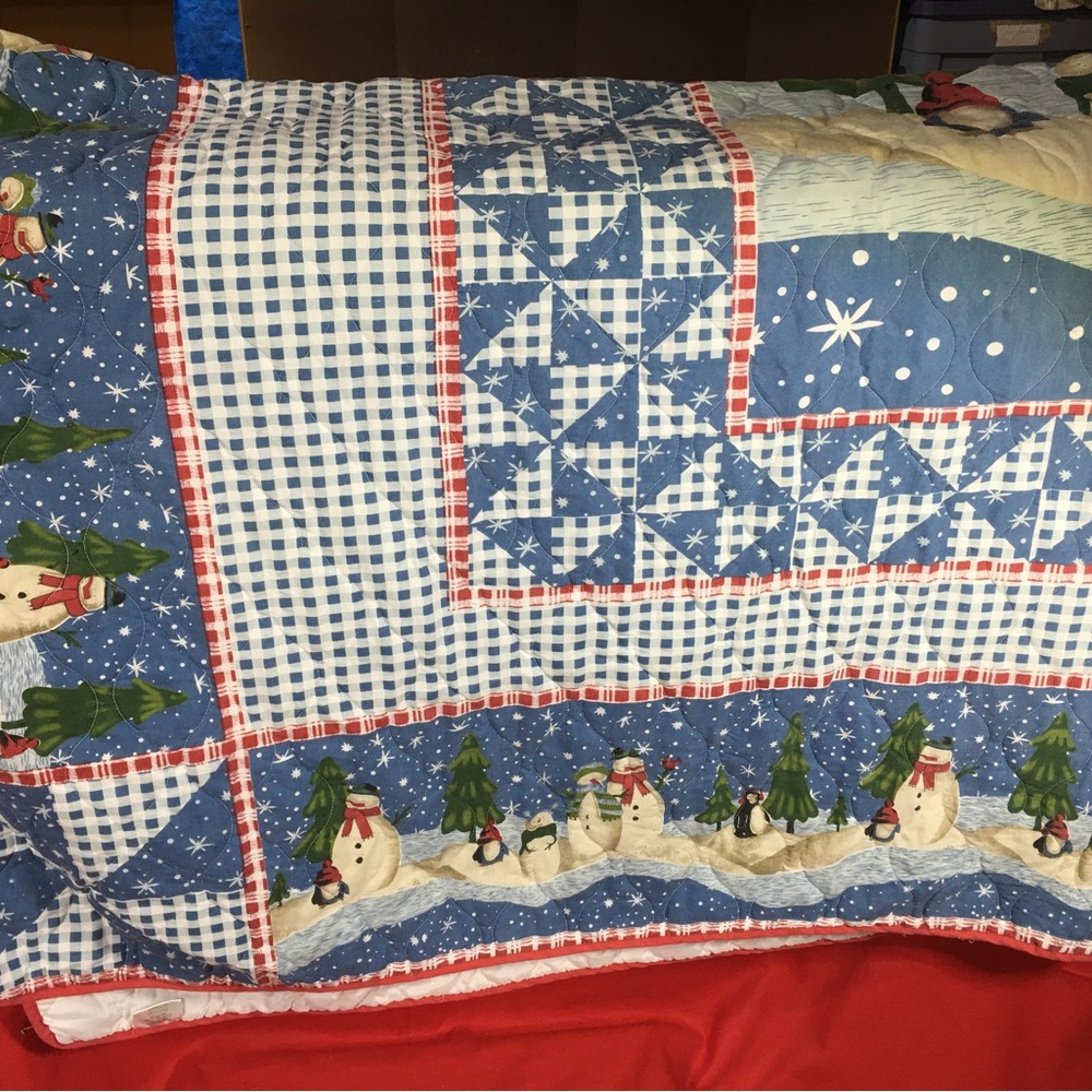 Like new Christmas comforter